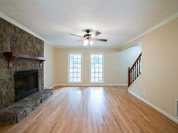 3rd image of 2051 Sumter Ct