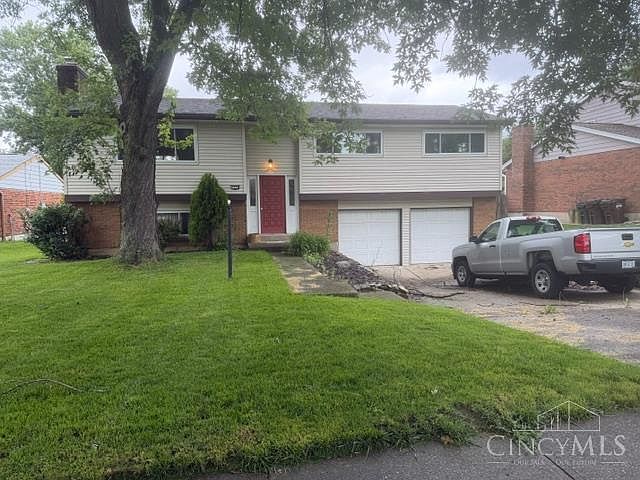 1st image of 1934 W Kemper Rd