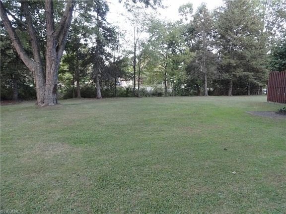 5th image of 911 Beechwood Dr