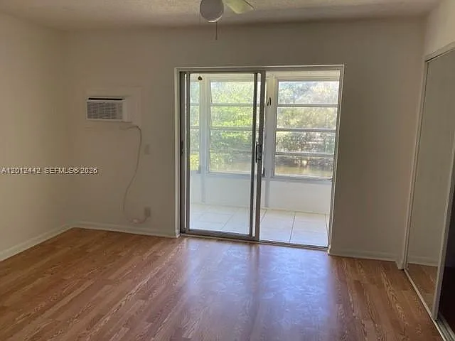 Durham L Condo — Photo 3