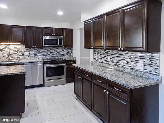 2nd image of 4519 Canary Ct