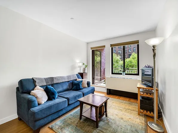 353 E 104th St #2D, New York, NY 10029