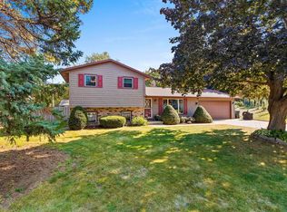 2737 Berken Ct, Green Bay, WI 54304