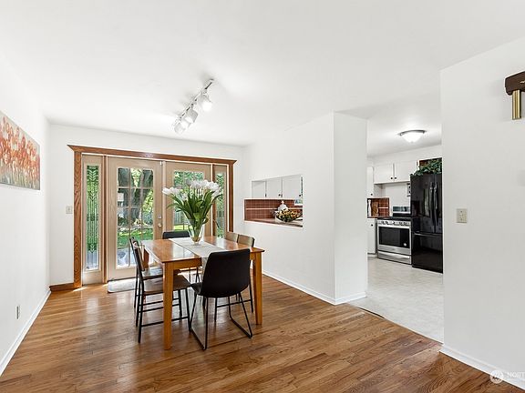 5th image of 4714 119th Avenue SE