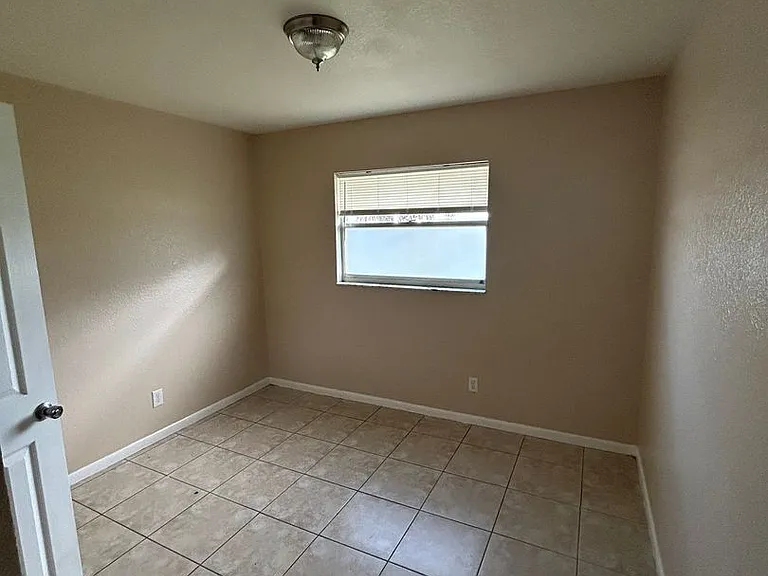 608 Cortez St — Photo 4
