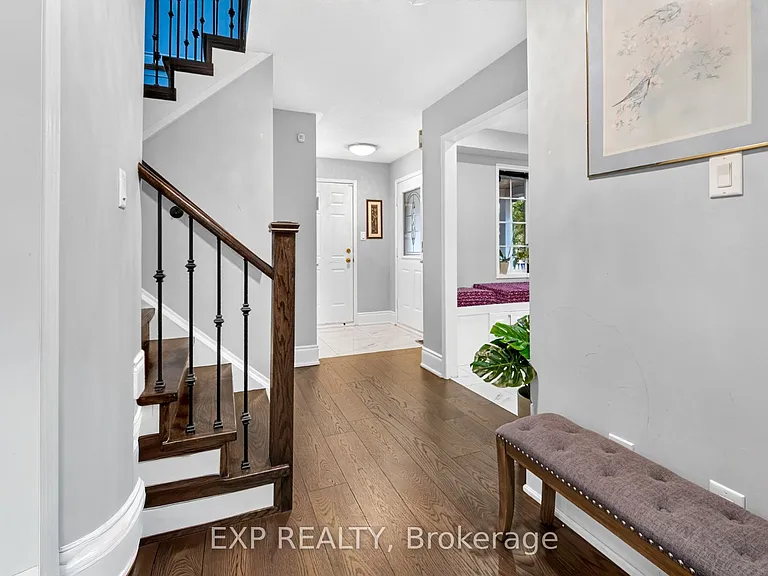 5896 Chorley Pl #UPPER — Photo 3