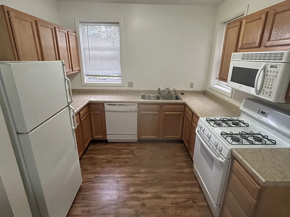 230 Jasper St #1
