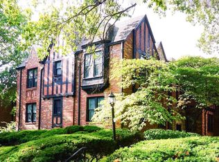 7515 York Dr, Saint Louis, MO 63105
