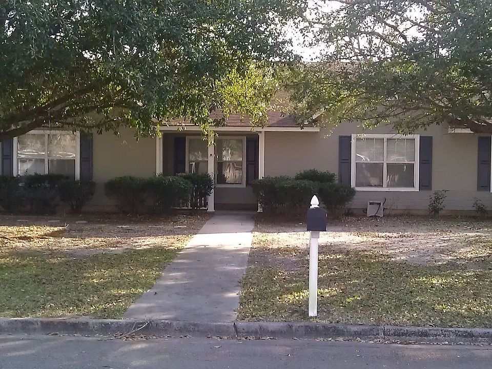 1st image of 221 Jennifer Cir