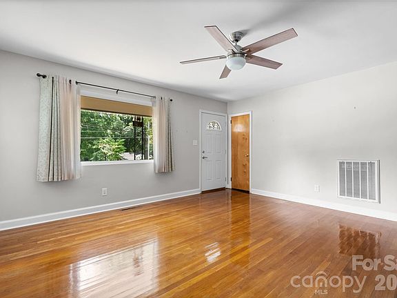4th image of 704 4th St SW