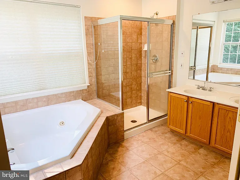 13706 Harvest Glen Way — Photo 16
