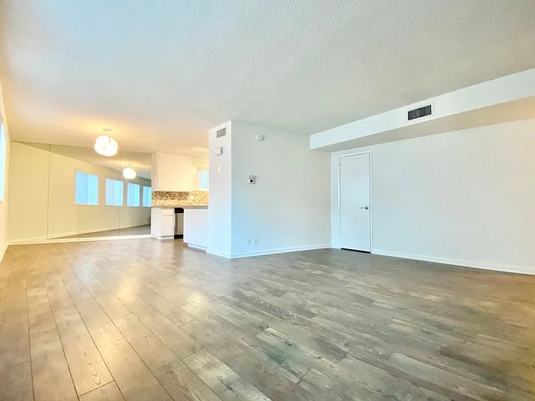 1830 N La Brea Ave — Photo 2