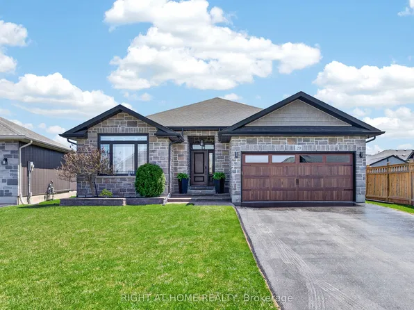 29 Woodburn Dr, Quinte West, ON K8V 0E1