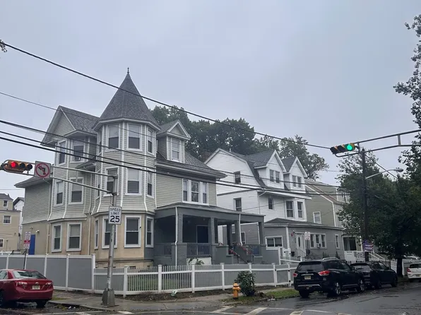 814 S 12th St Floor 2, Newark, NJ 07108