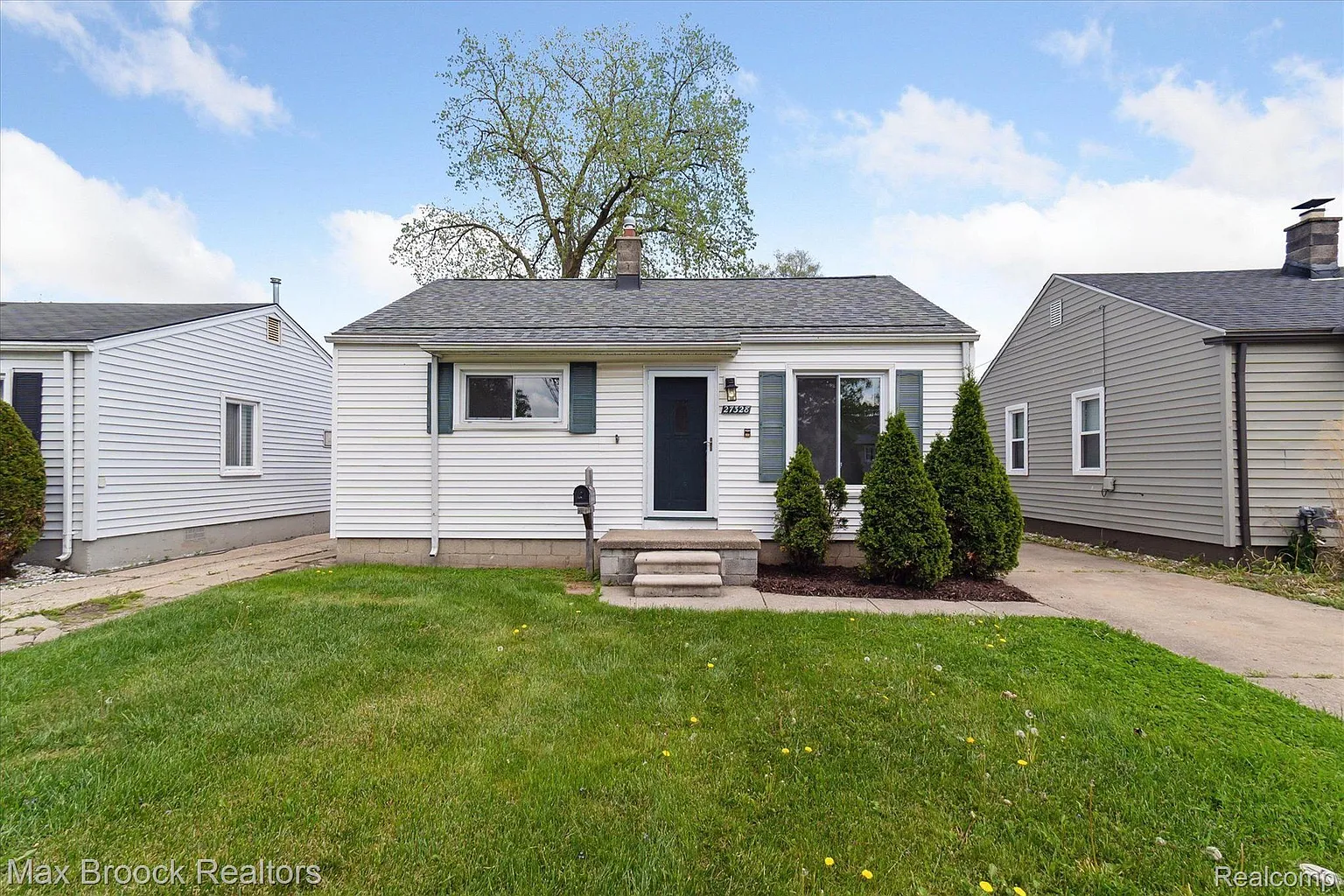 27328 Dartmouth St photo 1