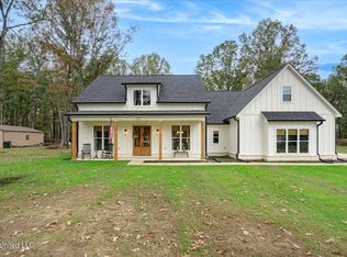 241 Dry Field Rd, Byhalia, MS 38611