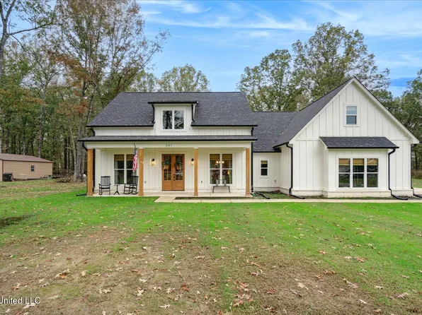 241 Dry Field Rd, Byhalia, MS 38611