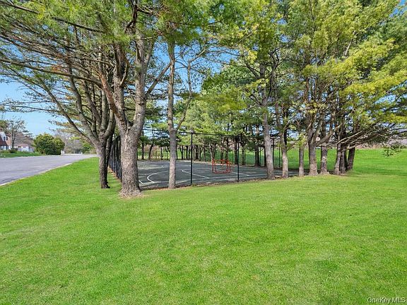 4th image of 109 Pointe Circle S #109