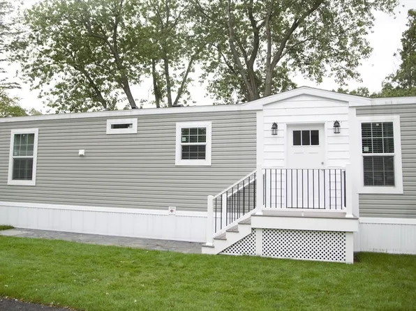 165 Summer St #16A, Lunenburg, MA 01462