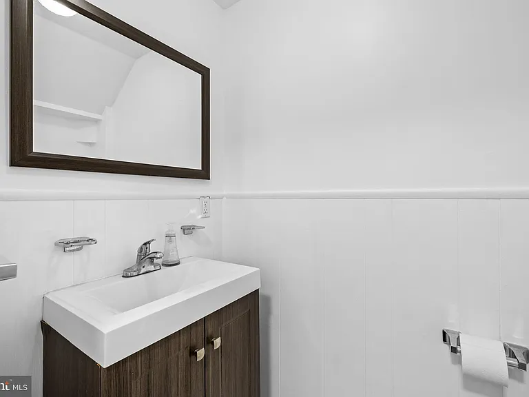 1437 Towson St — Photo 6