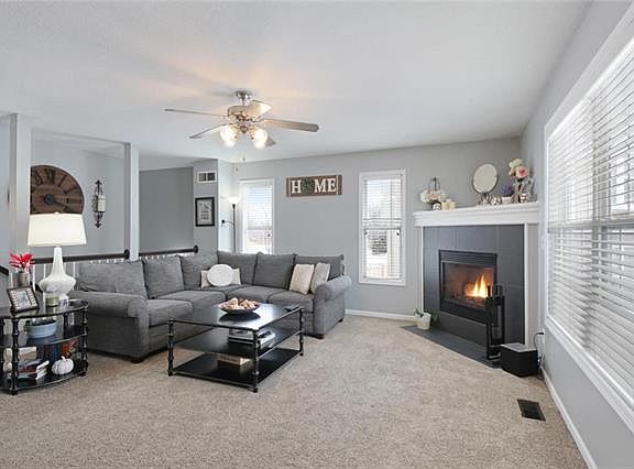 3rd image of 732 N Glenview Ct