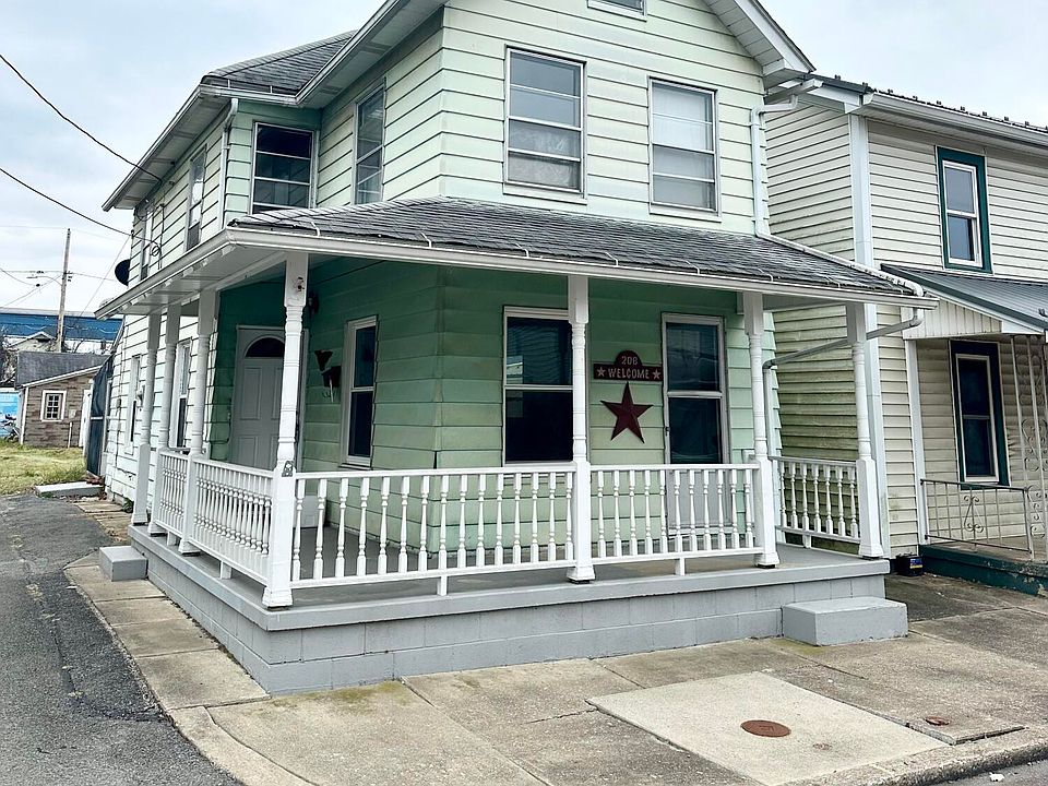 1st image of 208 E 8th St