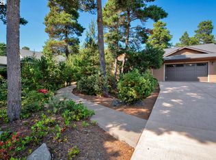 1037 Royal Saint Georges Dr, Florence, OR