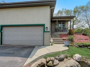 6921 Old Sauk Ct, Madison, WI 53717