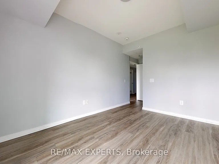 3237 Bayview Ave #102 — Photo 24