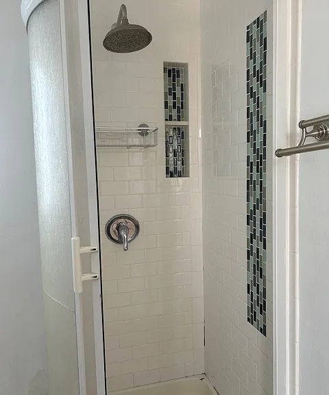 Shower of the 2nd floor bathroom