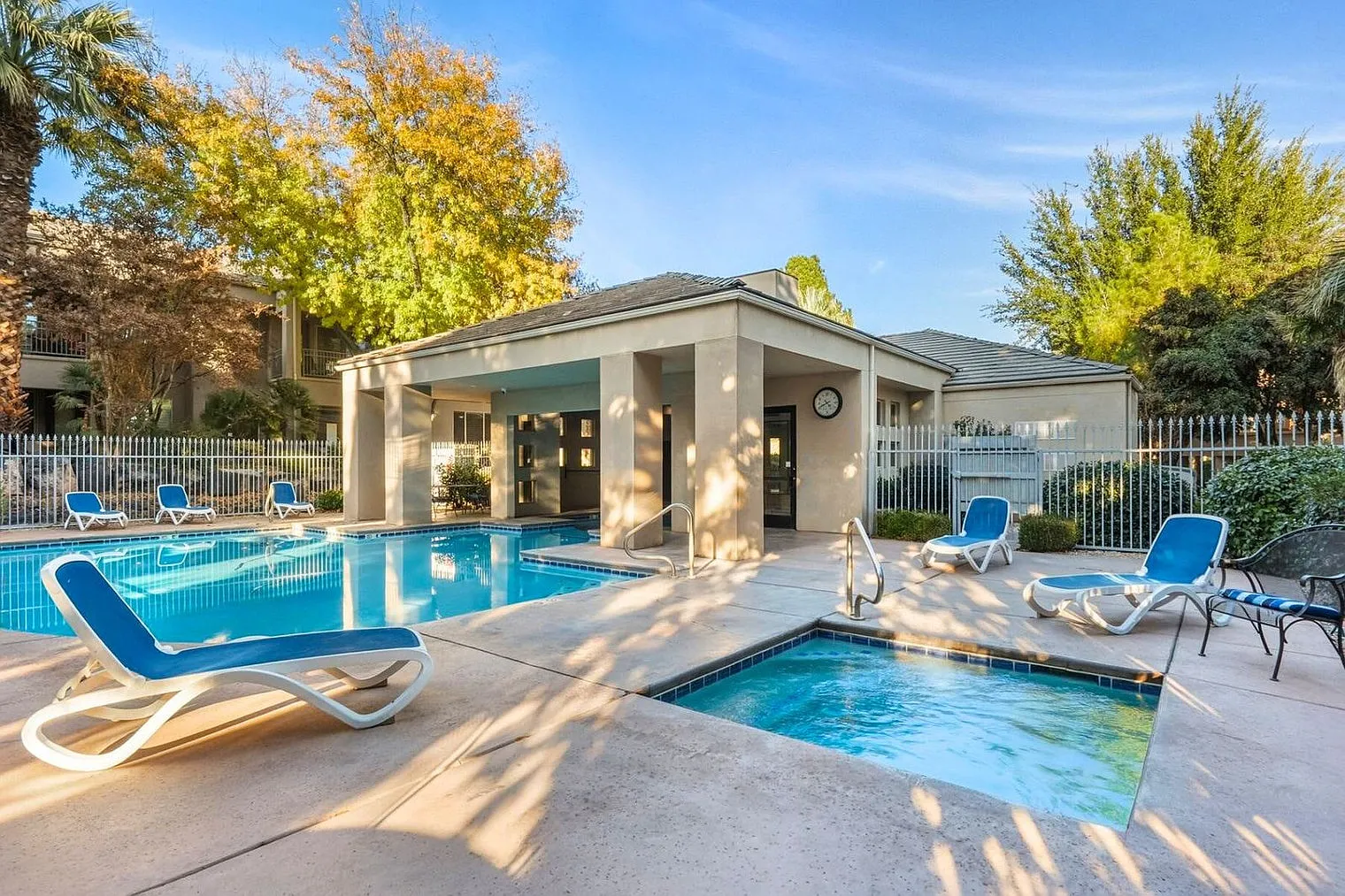 3 bed, 2.0 bath, 1377 sqft, $3,387 — Photo 4