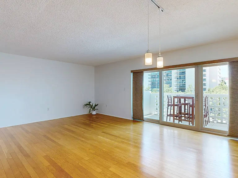 2401 Bayshore Blvd #502 — Photo 12