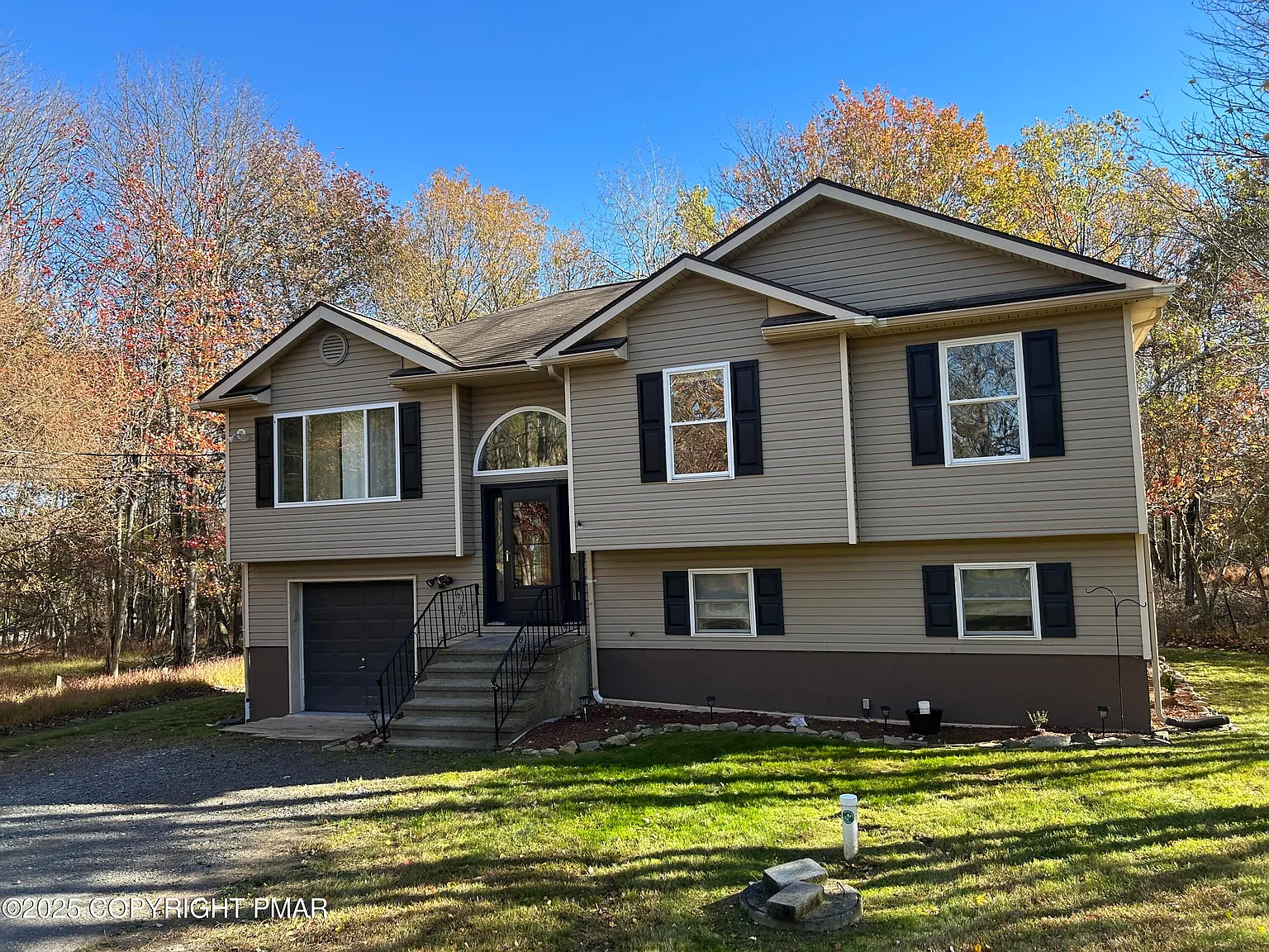 238 Ash Dr photo 1