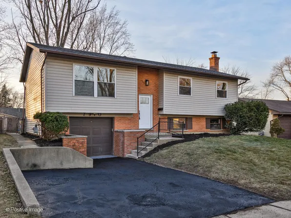 7910 Asbury Cir N, Hanover Park, IL 60133