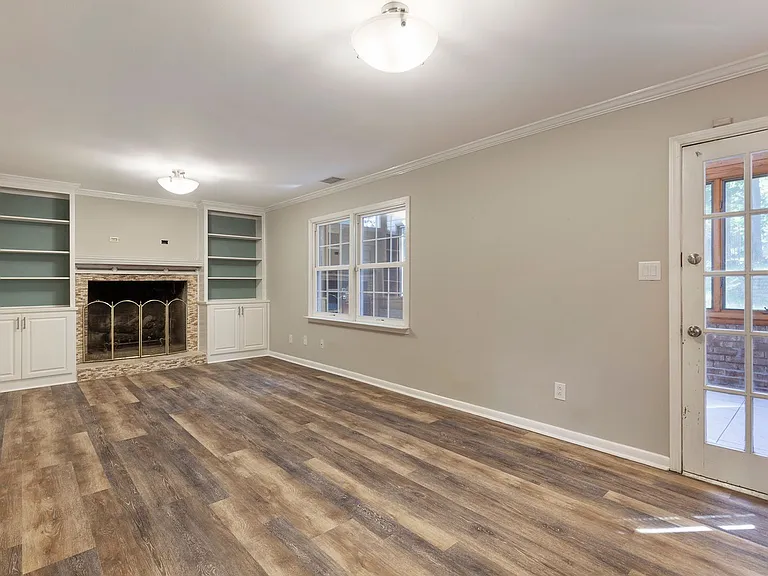 3741 Fox Glen Ct NE — Photo 20