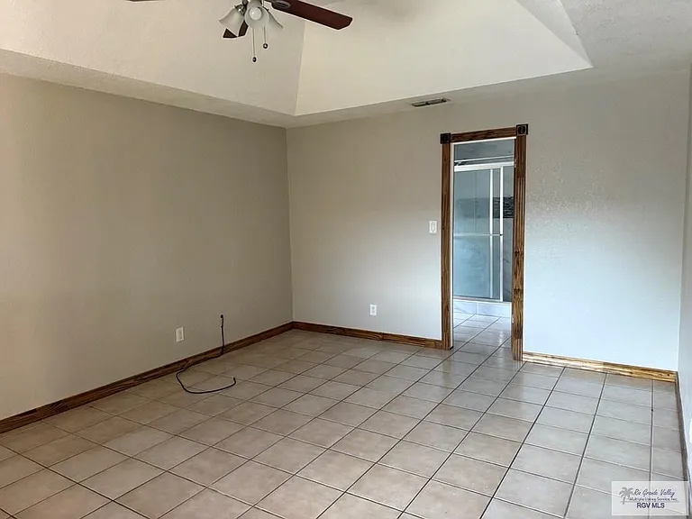 1044 Alta Mesa Blvd — Photo 9