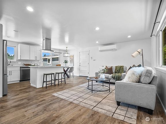 3rd image of 16810 10th Avenue E
