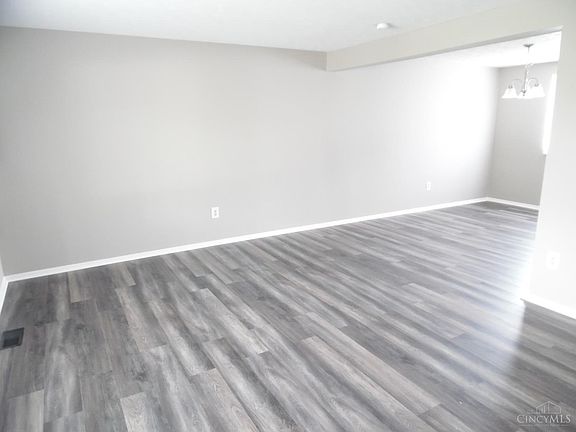 2nd image of 803 Glenway Dr