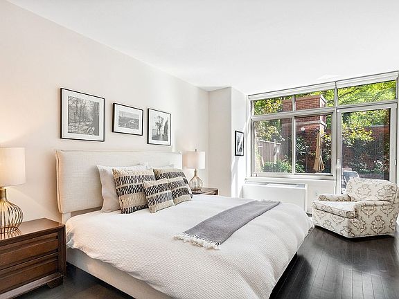 5th image of 99 Jane St APT 1F