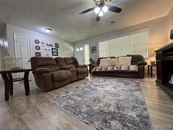 3rd image of 167 Rolling Hills Dr