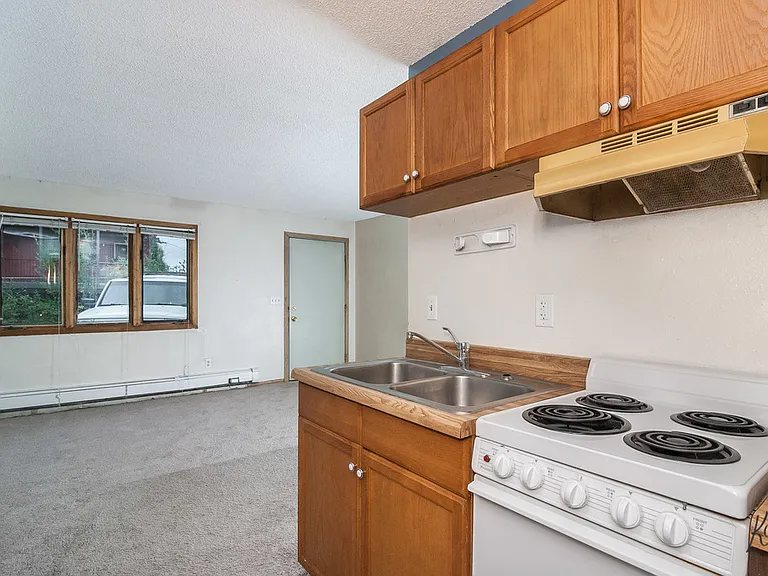 327 W 5th Ave #3 — Photo 10