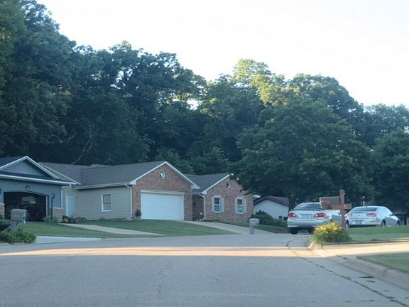 5th image of 1315 Camelot Dr