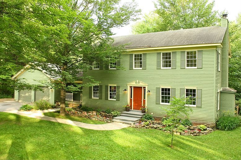 2 Valley View Dr
