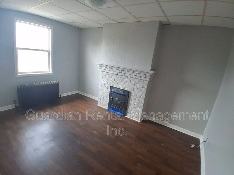 2 bed, 1.0 bath, $1,700 — Photo 3
