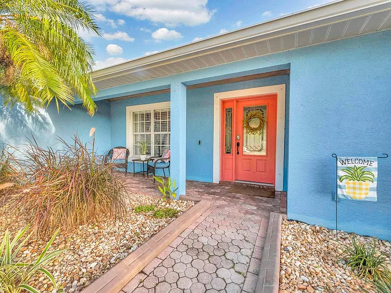 5464 NW Milner Dr — Photo 5