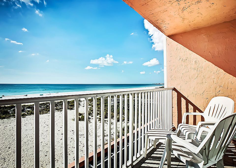 Direct Beach Front Studio