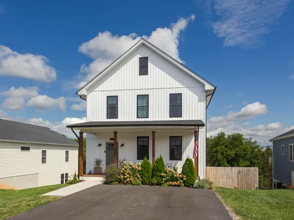 55 Triple Crown Dr, Lexington, VA 24450