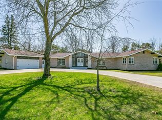 67 Firestone Dr, Rochester, NY 14624