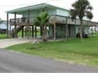 970 Wommack Dr, Crystal Beach, TX 77650
