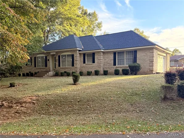 110 Circlewood Dr, Aliceville, AL 35442